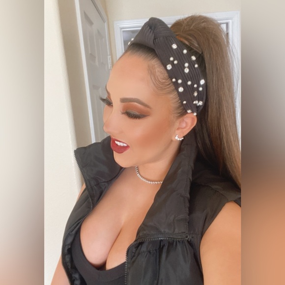 Rhinestone& pearl headband - Picture 3 of 5